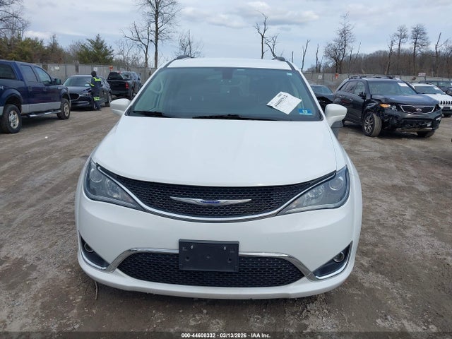 Chrysler Pacifica Touring L