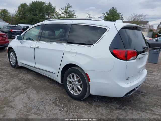 Chrysler Pacifica Touring L