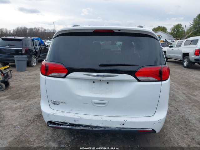 Chrysler Pacifica Touring L