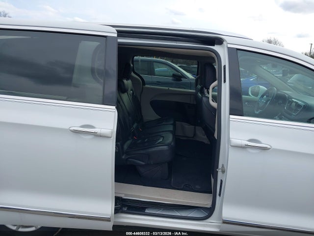 Chrysler Pacifica Touring L