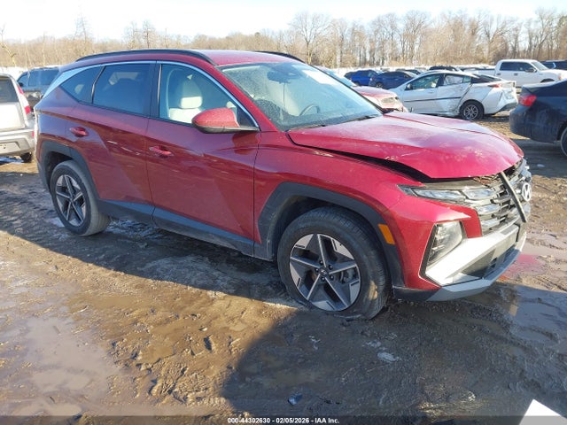 Salvage Hyundai TUCSON Image