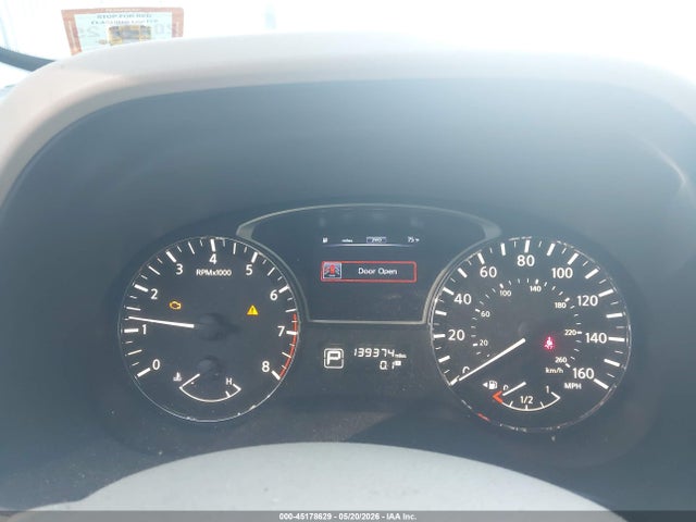 Nissan Pathfinder S