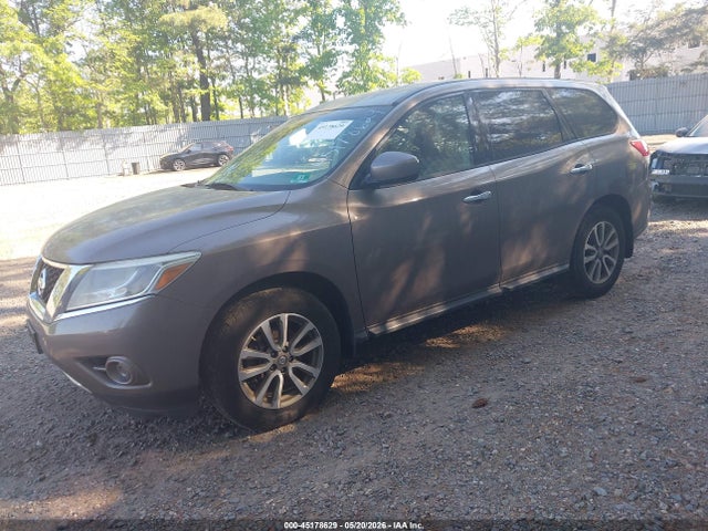 Nissan Pathfinder S