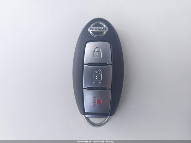 Nissan Pathfinder S