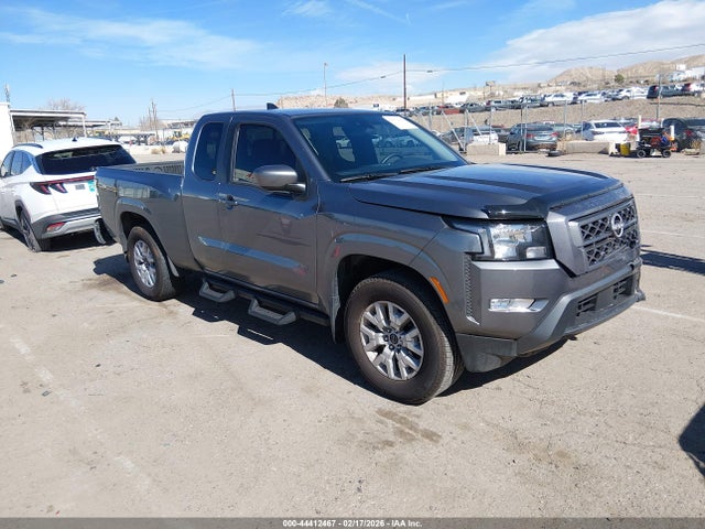 Salvage Nissan Frontier Image