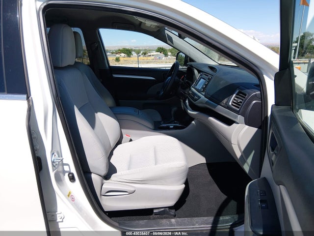 Toyota Highlander Le V6