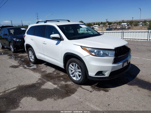 Salvage Toyota Highlander Image