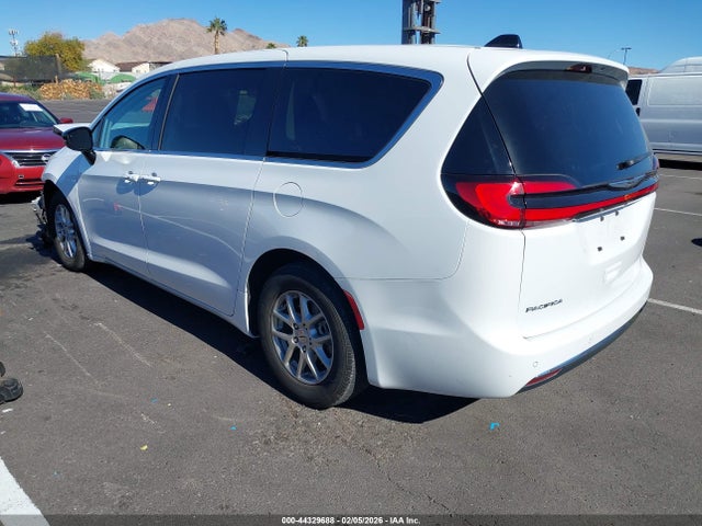 Chrysler Pacifica Touring L