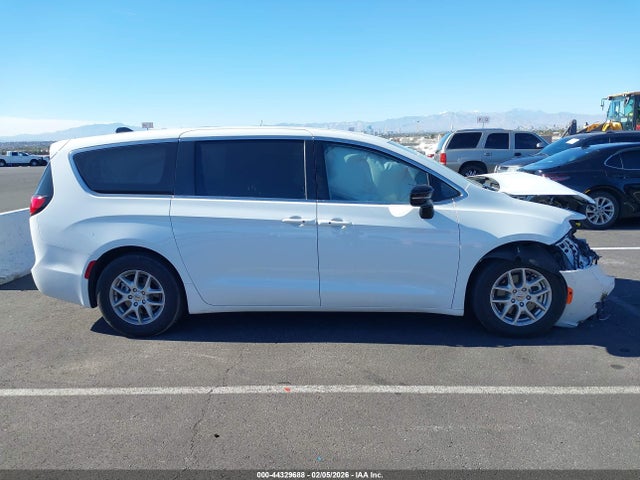 Chrysler Pacifica Touring L