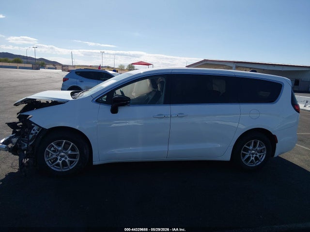 Chrysler Pacifica Touring L