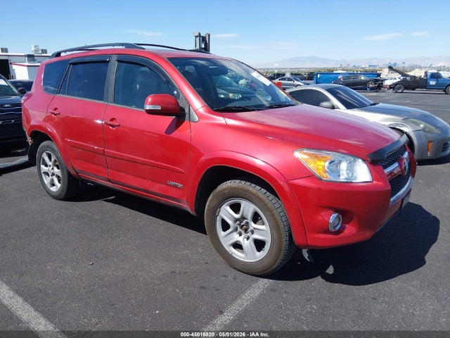Salvage Toyota RAV4 Image