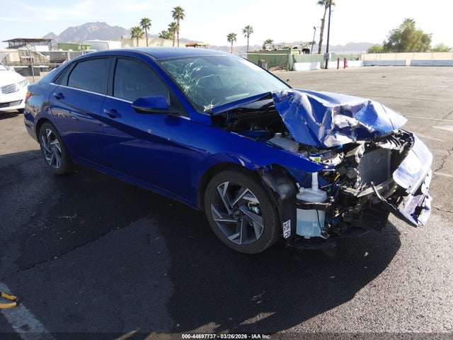 Salvage Hyundai ELANTRA Image