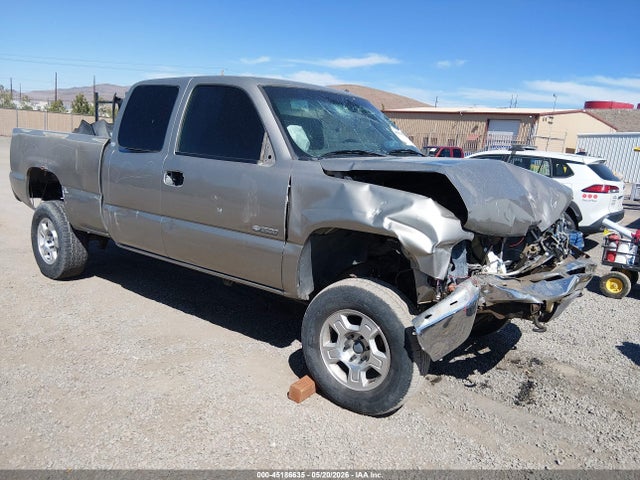 Salvage Chevrolet Silverado 1500 Image