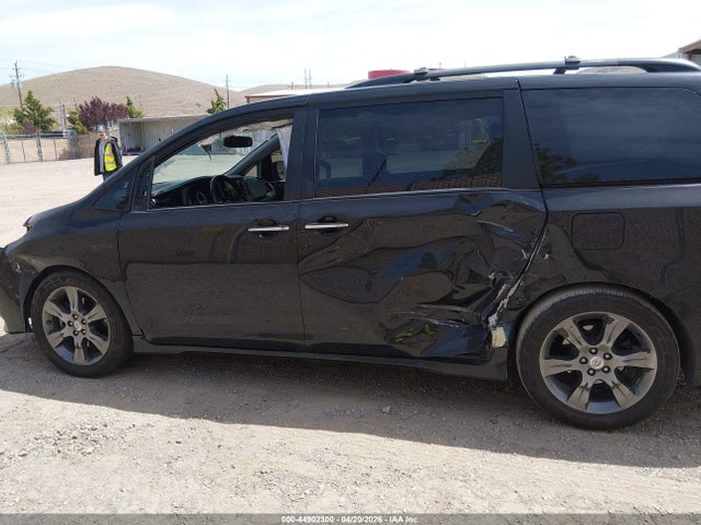 Toyota Sienna Se Premium 8 Passenger