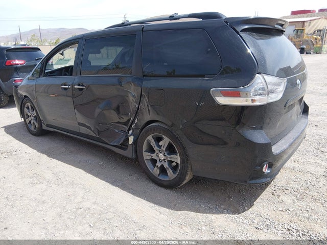 Toyota Sienna Se Premium 8 Passenger