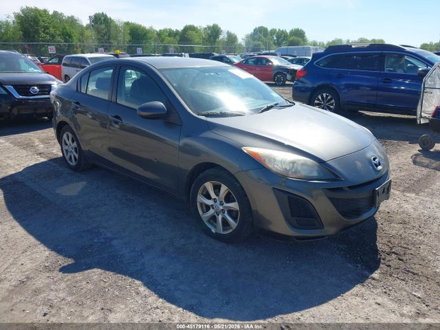 Salvage Mazda Mazda3 Image