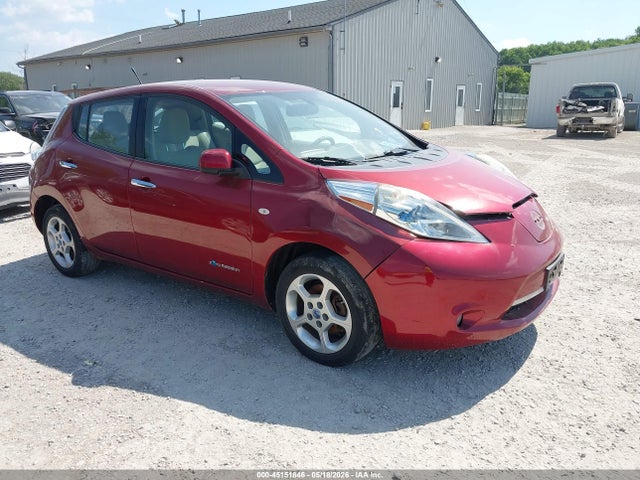 Salvage Nissan LEAF Image