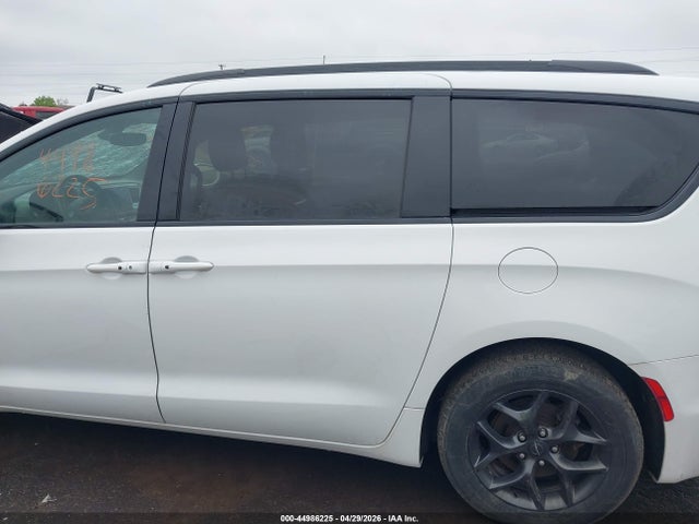 Chrysler Pacifica Touring L Plus
