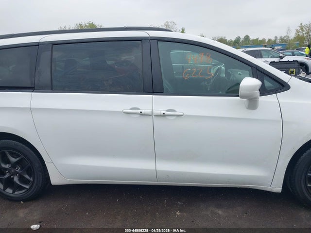 Chrysler Pacifica Touring L Plus