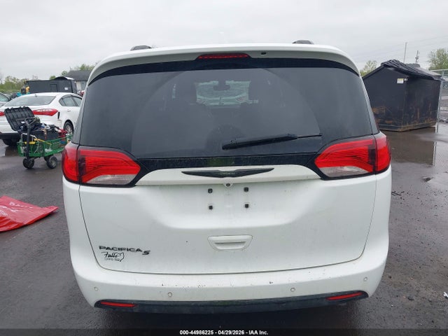Chrysler Pacifica Touring L Plus