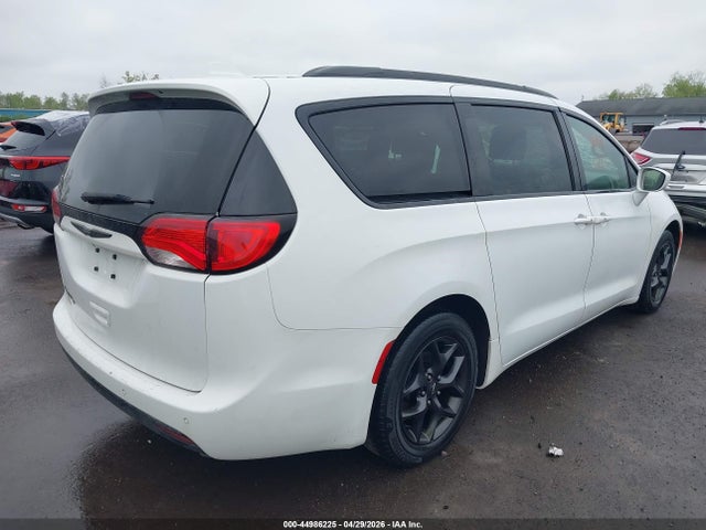 Chrysler Pacifica Touring L Plus