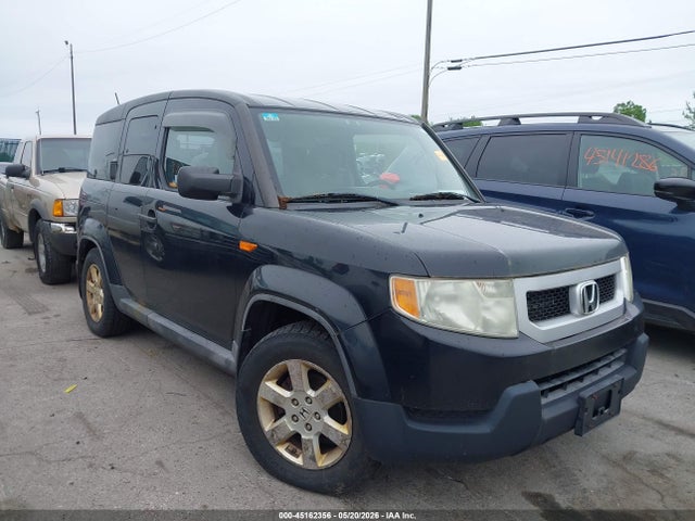 Salvage Honda Element Image