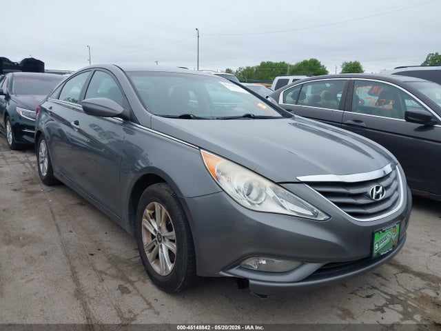 Salvage Hyundai SONATA Image