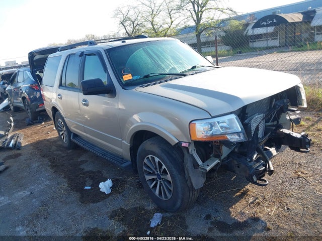 Salvage Ford Expedition Image