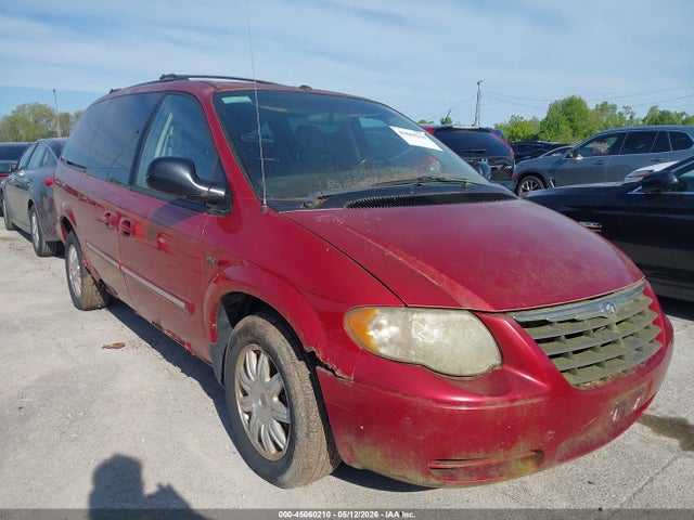 Salvage Chrysler Town & Country Image