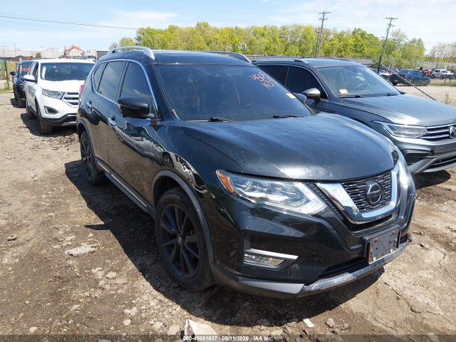 Salvage Nissan Rogue Image