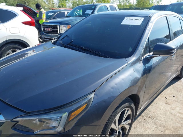 Subaru Legacy Premium