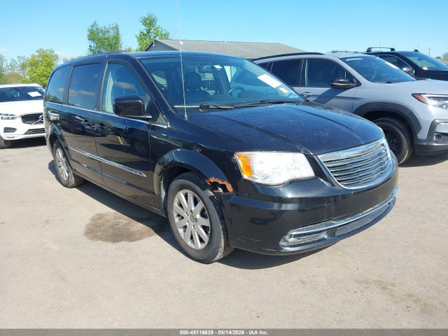 Salvage Chrysler Town & Country Image