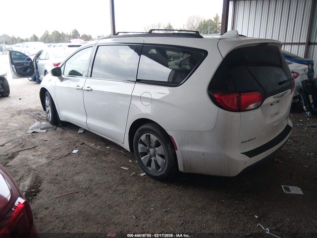 Chrysler Pacifica Limited
