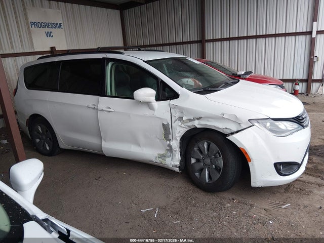 Chrysler Pacifica Limited