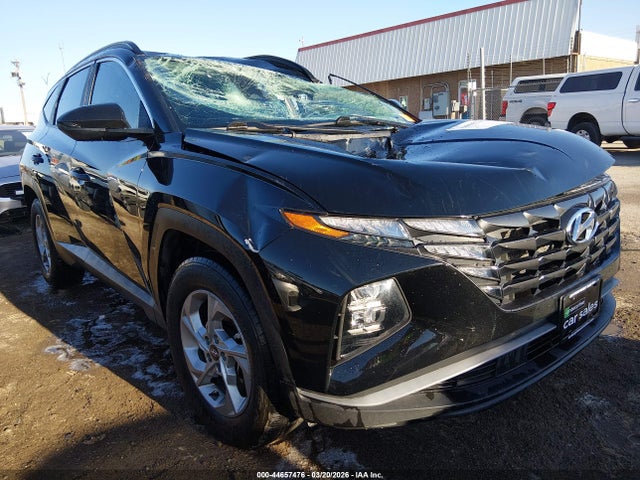 Salvage Hyundai TUCSON Image