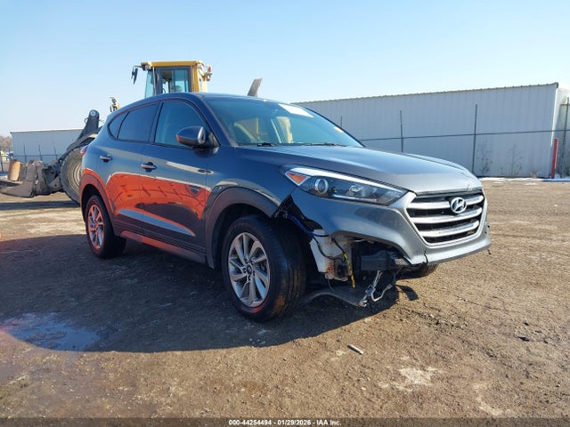 Salvage Hyundai TUCSON Image