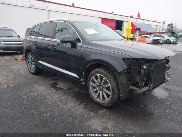 Salvage Audi Q7 Image