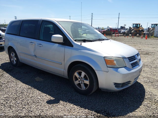 Salvage Dodge Grand Caravan Image