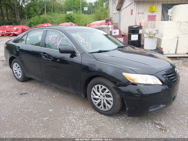 Salvage Toyota Camry Image
