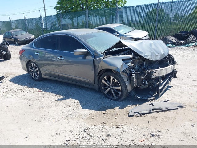 Salvage Nissan Altima Image