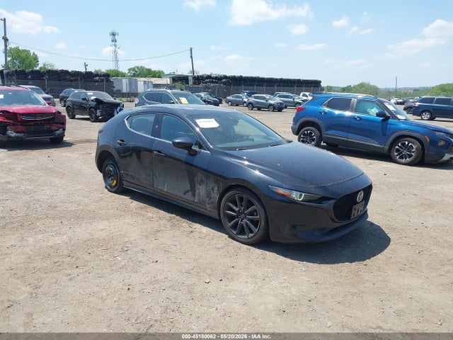 Salvage Mazda Mazda3 Image
