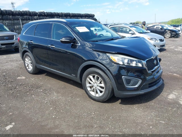 Salvage Kia Sorento Image