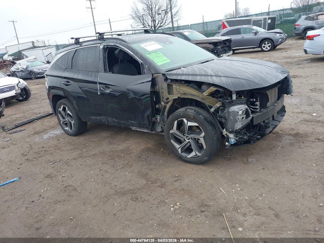 Salvage Hyundai TUCSON Image