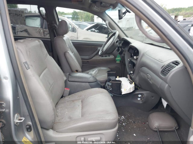 Toyota Sequoia Sr5 V8
