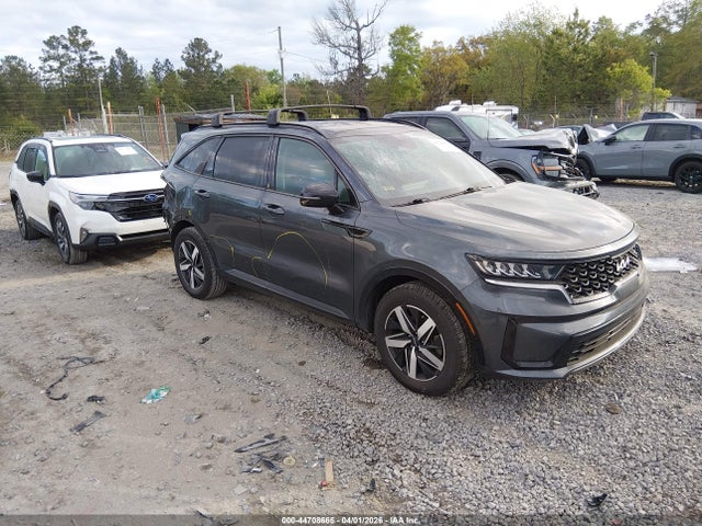 Salvage Kia Sorento Image