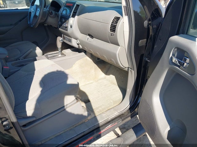 Nissan Frontier Sv