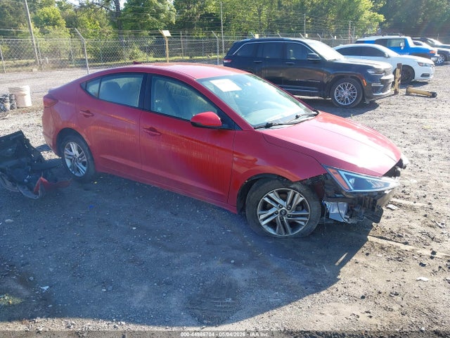 Salvage Hyundai ELANTRA Image