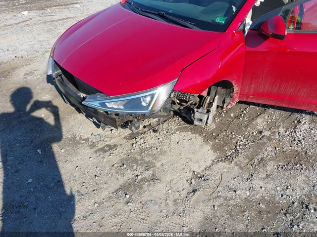 Hyundai ELANTRA Sel