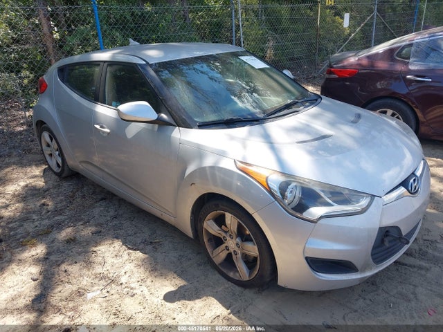 Salvage Hyundai VELOSTER Image