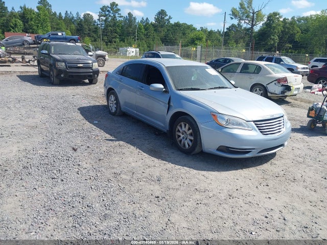 Salvage Chrysler 200 Image